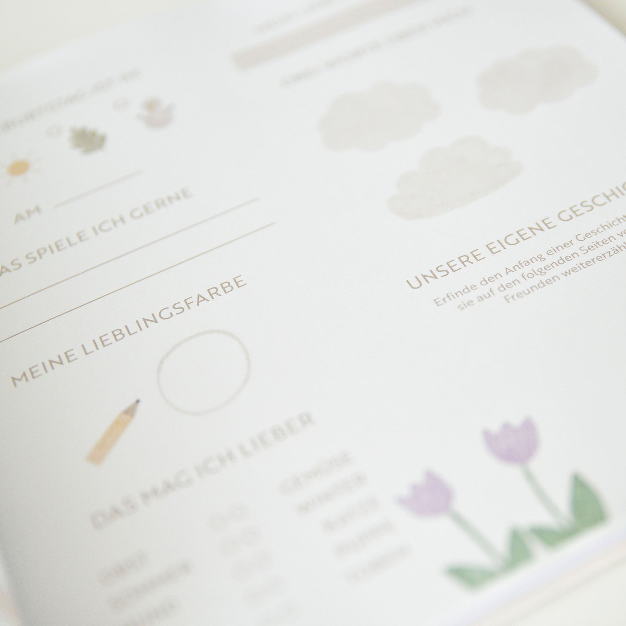 Inhaltsseite des Freundebuches für Kindergartenkinder mit drei Hasen in Aquarelloptik gezeichnet. Das Buch trägt den Titel Meine Kindergarten Freunde und hat ein quadratisches Format und ich schlicht und kindgerecht gestaltet